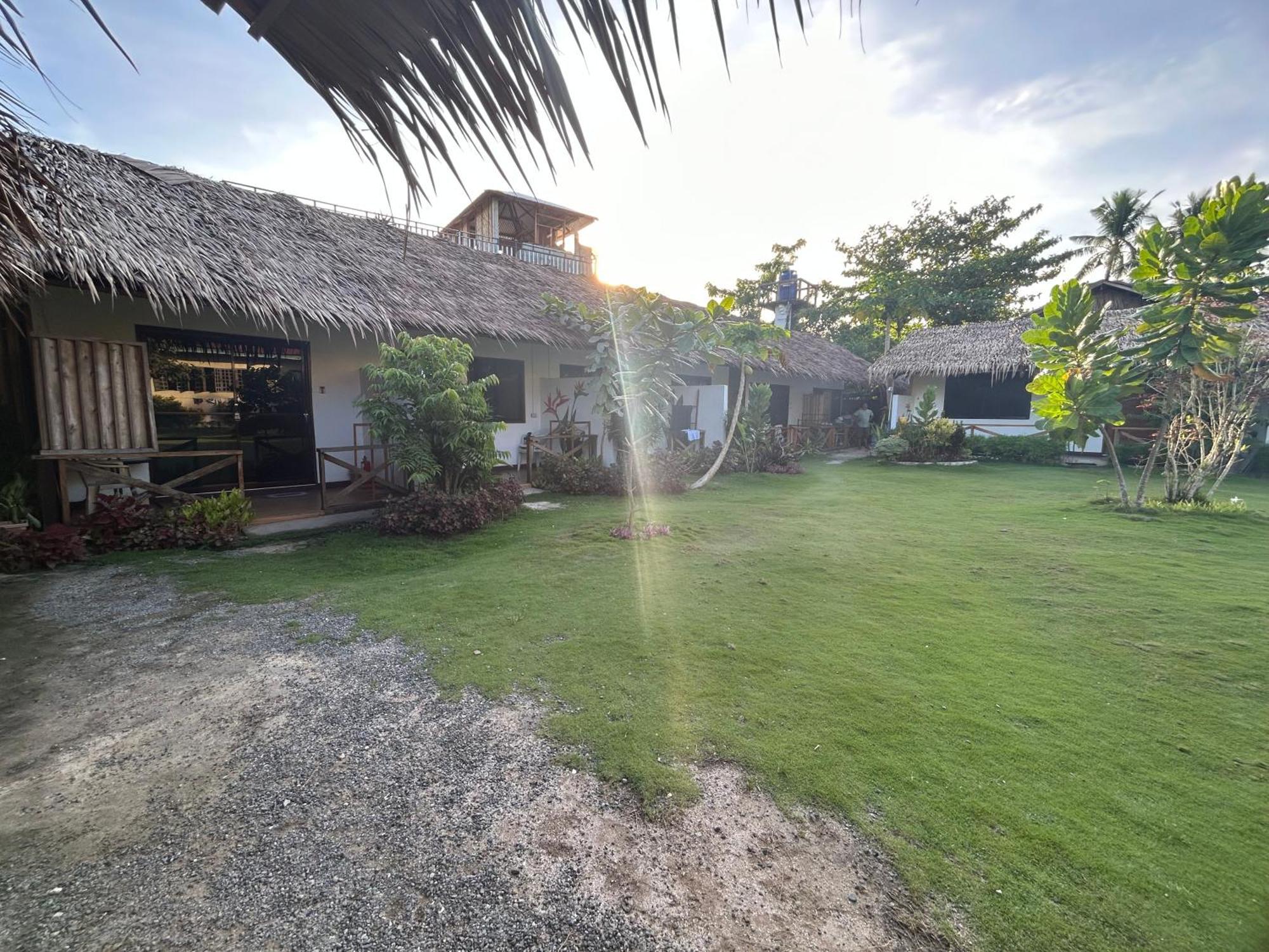 Road Garden Villa General Luna  Luaran gambar