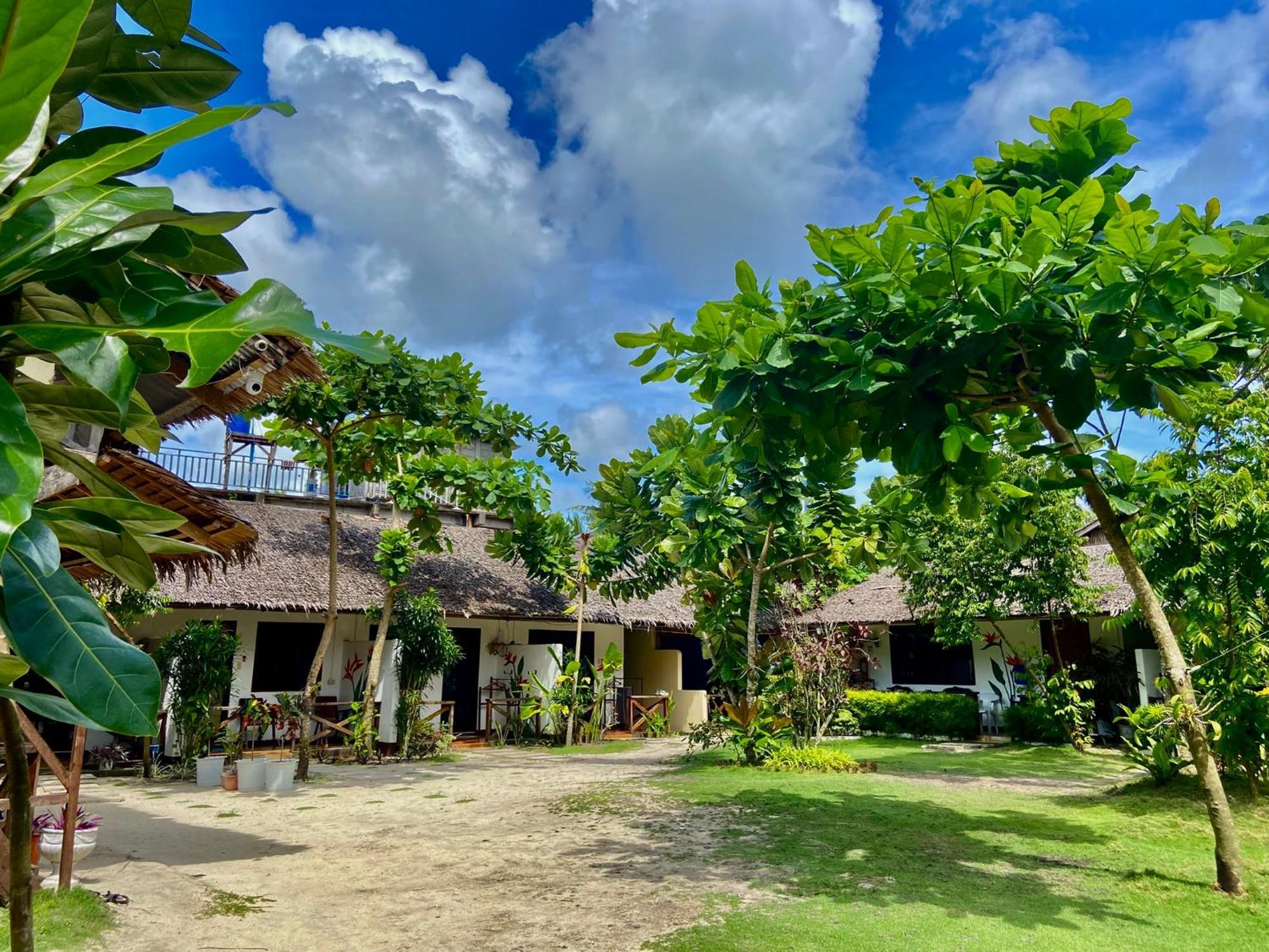 Road Garden Villa General Luna  Luaran gambar